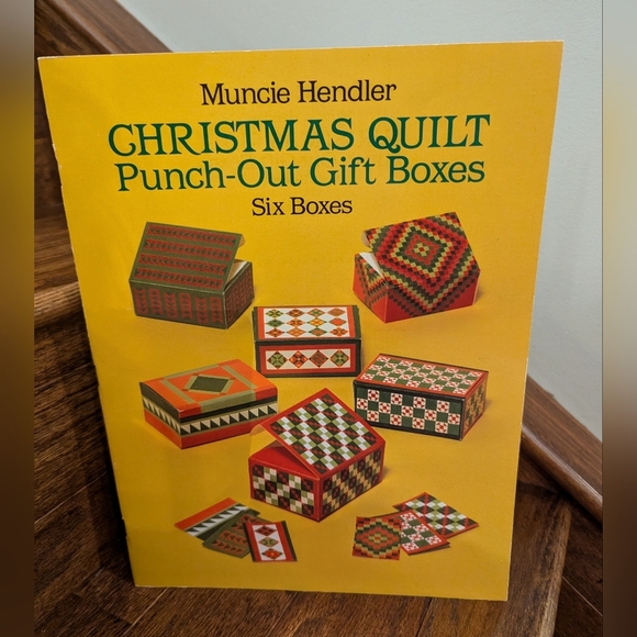 Vintage 80s paper craft Muncie Hendler Christmas Quilt Punch-Out Gift Boxes - Picture 1 of 9